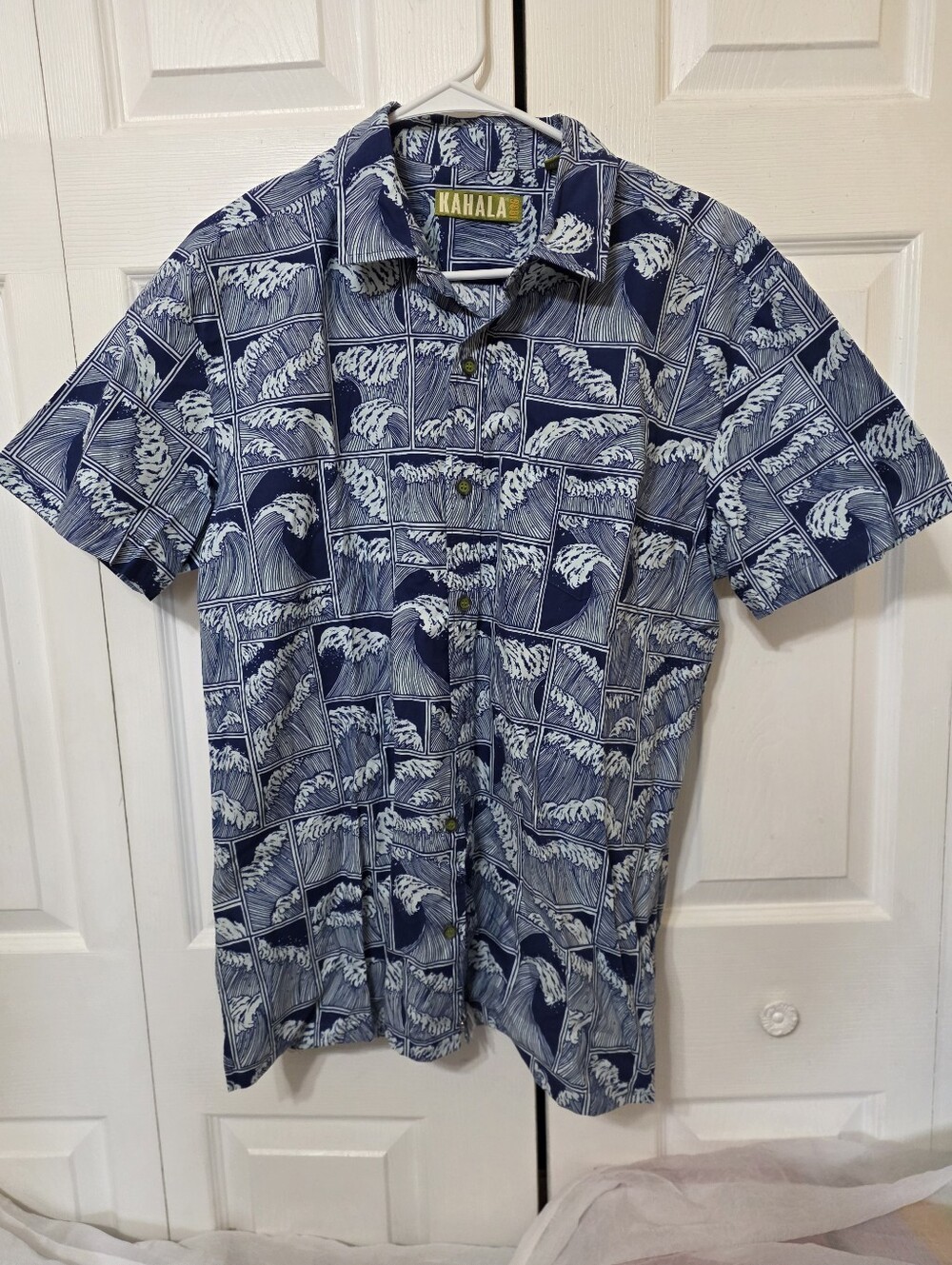 Kahala Men's Navy Wave Print Short-Sleeve Button-Down Shirt